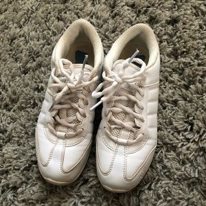 Girls white cheerleading sneakers Size 5